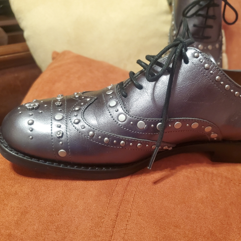 Beautiful Coach Loafers - Picture 3 of 8